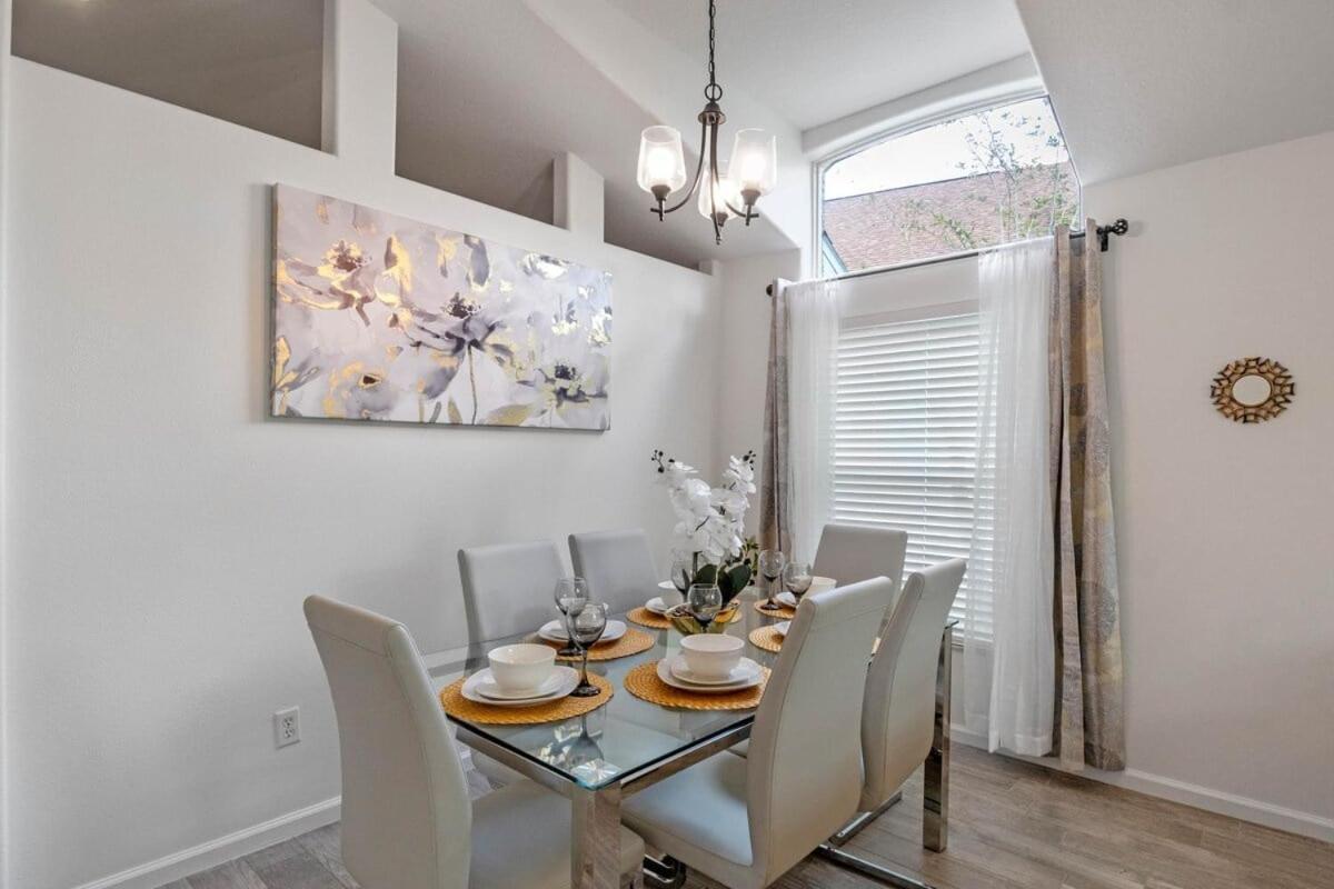 Wonderful Weston Hills Se Facing Pool