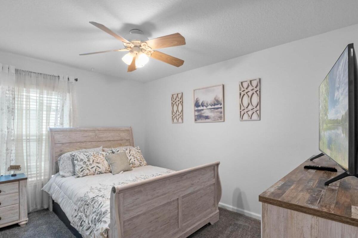 Wonderful Weston Hills Se Facing Pool *